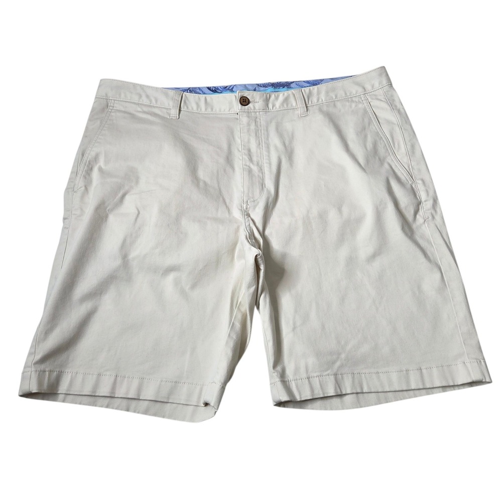 Tommy Bahama Men Beige Chino Shorts 38 Flat Front Tropical Coastal Relaxed